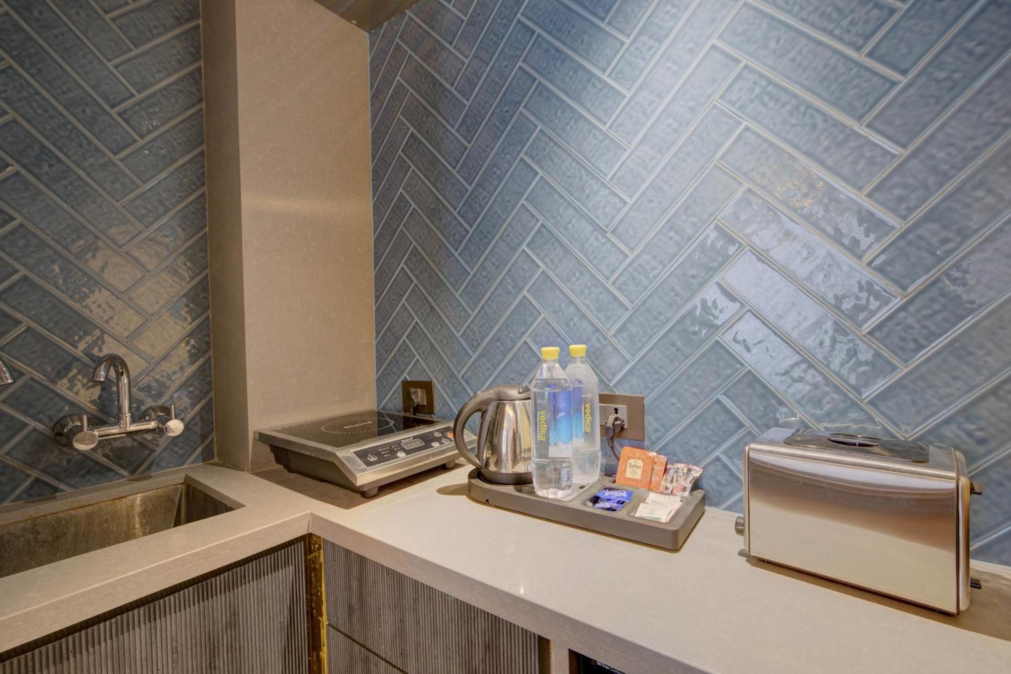 Empire Platinum Suites Új-Delhi Kültér fotó